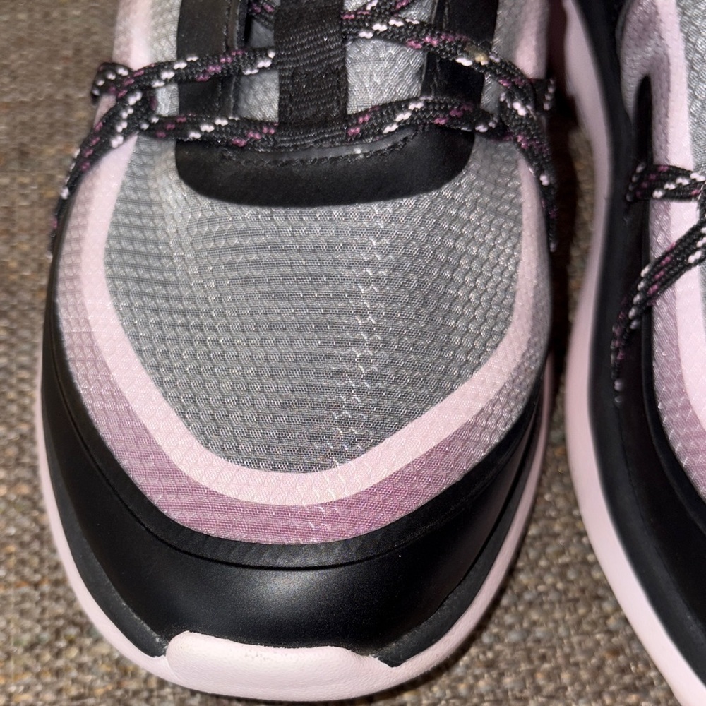 BNWOT No Box.. Vionic Austyn Sneakers Women's 8 - Picture 6 of 10
